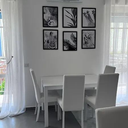 Maison Mira Holiday home